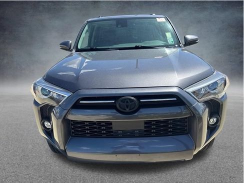 Used 2022 Toyota 4Runner SR5 Premium w/ Moonroof Package RWD image 2