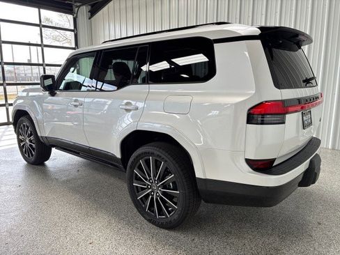 Used 2026 Lexus GX 550 image 2