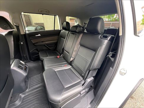 Certified 2022 Volkswagen Atlas SE FWD image 25