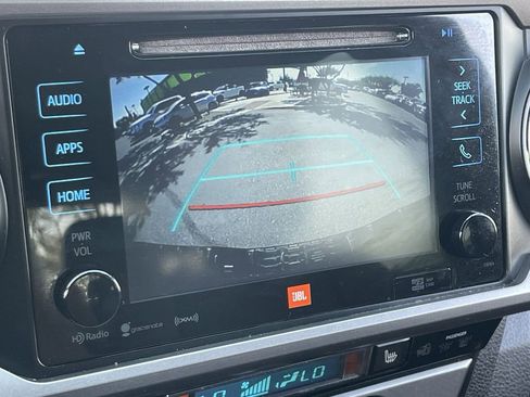 Used 2016 Toyota Tacoma Limited w/ Towing Package RWD image 29