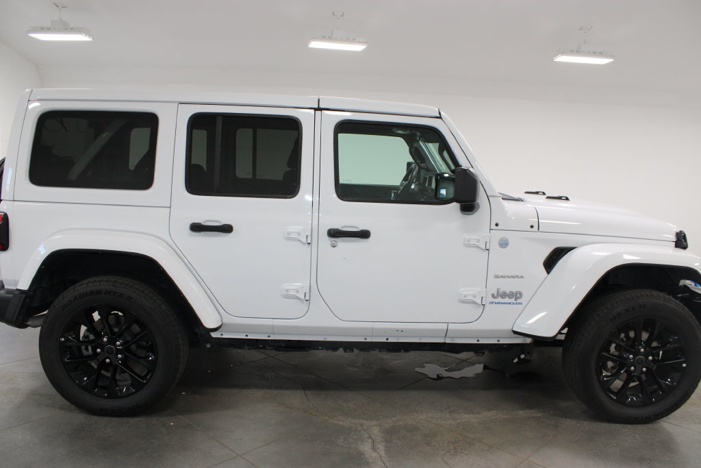 Used 2024 Jeep Wrangler Unlimited Sahara AWD/4WD image 11