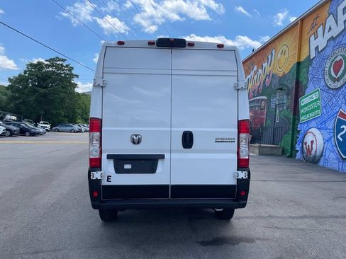 Used 2025 RAM ProMaster 2500 w/ Convenience Group FWD image 4