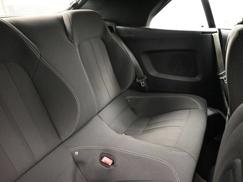 Used 2019 Ford Mustang Convertible RWD image 24