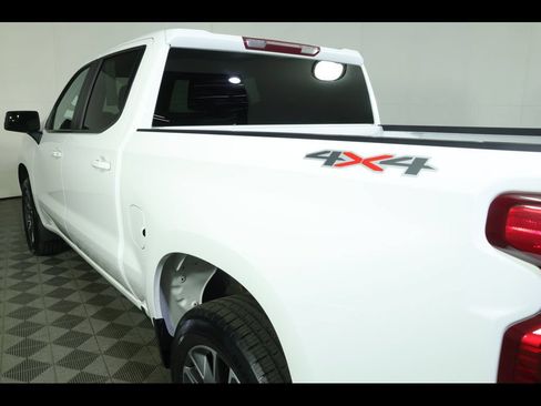 Used 2023 Chevrolet Silverado 1500 LT AWD/4WD image 18