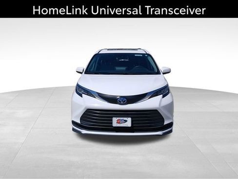 Used 2021 Toyota Sienna LE w/ LE Plus Package AWD/4WD image 8