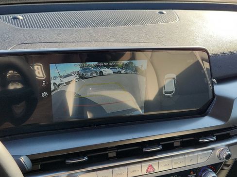 Used 2025 Kia Telluride S AWD/4WD image 17