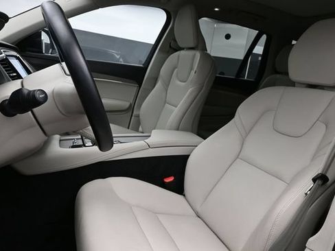 Used 2023 Volvo XC90 B6 Plus w/ Protection Package AWD/4WD image 10