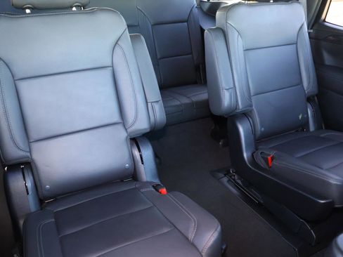 Used 2024 Chevrolet Tahoe Z71 w/ Luxury Package image 20