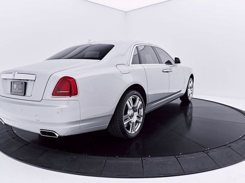 Used 2015 Rolls-Royce Ghost RWD image 18