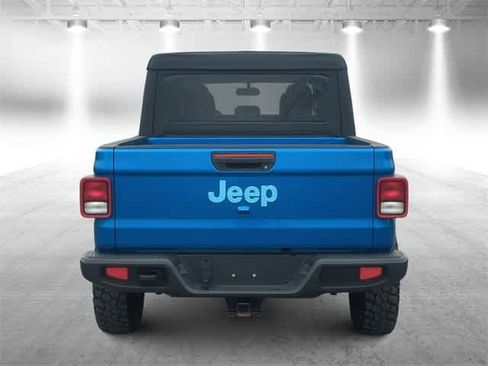 Used 2022 Jeep Gladiator Sport image 7