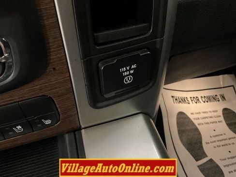 Used 2015 RAM 1500 Laramie image 32
