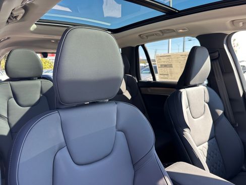 New 2026 Volvo XC90 B5 Core AWD/4WD image 9
