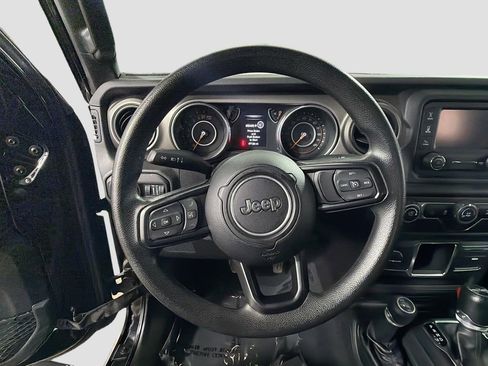 Used 2018 Jeep Wrangler Sport AWD/4WD image 14