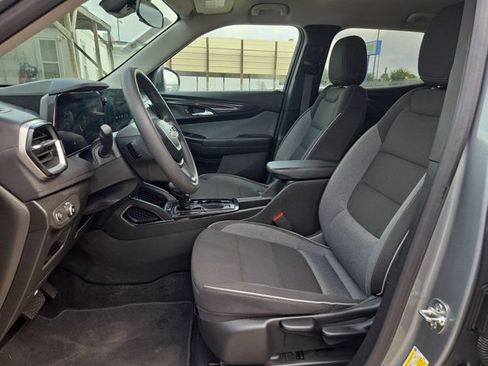 Used 2025 Chevrolet TrailBlazer LT AWD/4WD image 23