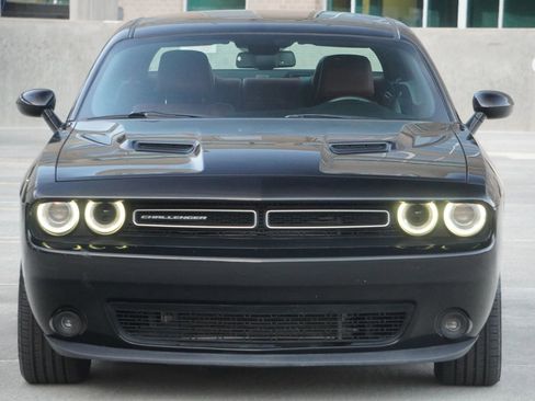 Used 2017 Dodge Challenger SXT RWD image 22