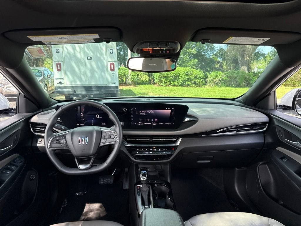 Used 2025 Buick Envista Avenir FWD image 46