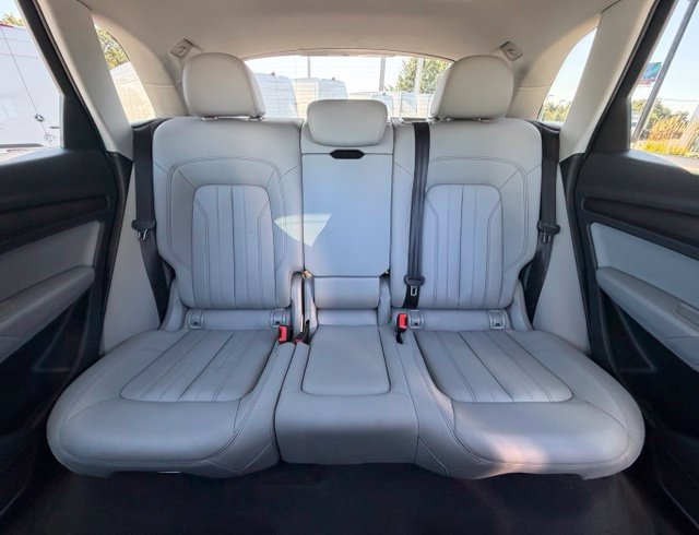 Used 2022 Audi Q5 2.0T Premium w/ Convenience Package AWD/4WD image 16