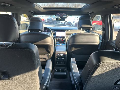 Used 2022 Jeep Grand Cherokee L Overland w/ Luxury Tech Group IV image 10