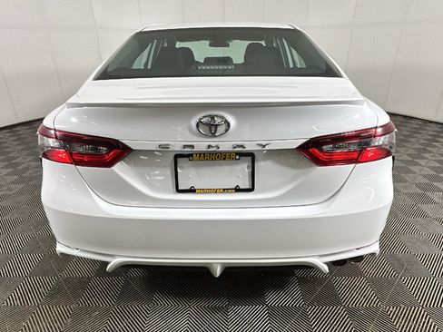 Used 2024 Toyota Camry SE FWD image 3