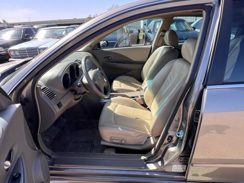 Used 2003 Nissan Altima 3.5 SE image 21