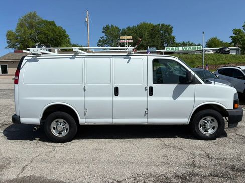 Used 2019 Chevrolet Express 3500 w/ Driver Convenience Package RWD image 8