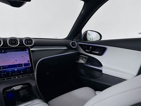 Used 2025 Mercedes-Benz C 300 4MATIC Sedan image 25