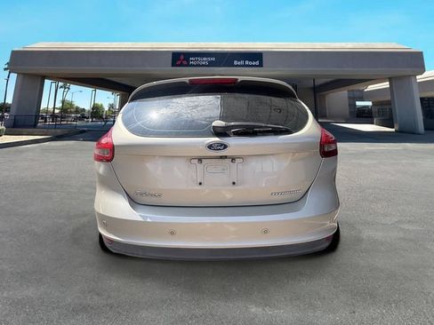 Used 2017 Ford Focus Titanium FWD image 7