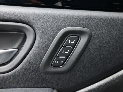 Used 2025 Honda Pilot Touring image 21