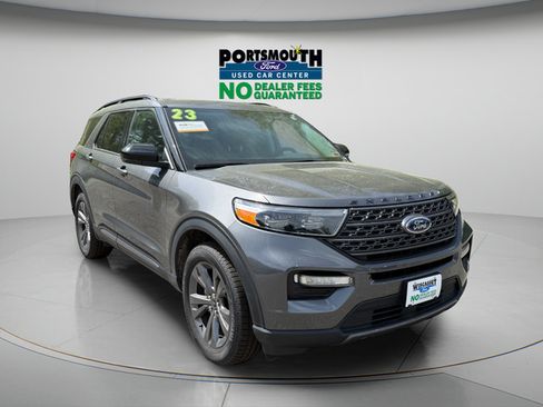 Certified 2023 Ford Explorer XLT w/ Equipment Group 202A AWD/4WD image 1