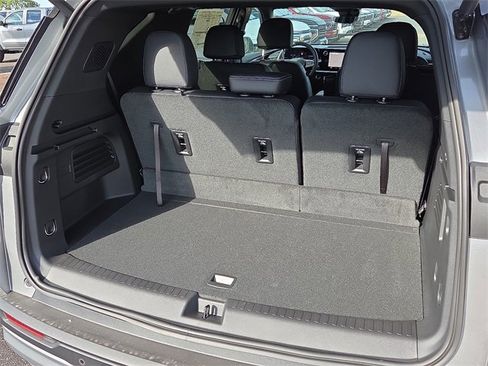 New 2026 Chevrolet Traverse LT image 7
