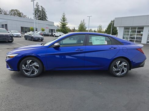 New 2025 Hyundai Elantra Sport image 7