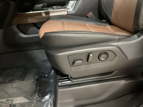 Used 2024 Chevrolet Silverado 3500 High Country w/ High Country Premium Package image 10