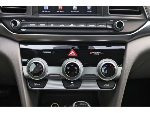 Used 2019 Hyundai Elantra SEL FWD image 27