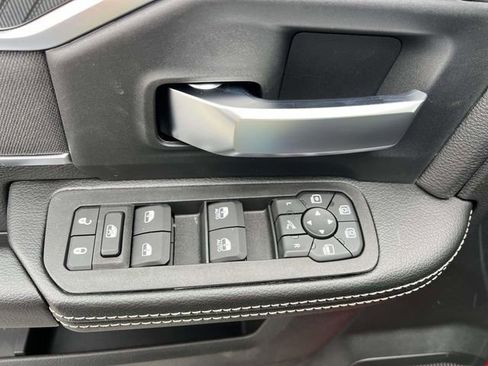 New 2026 RAM 2500 Big Horn AWD/4WD image 12