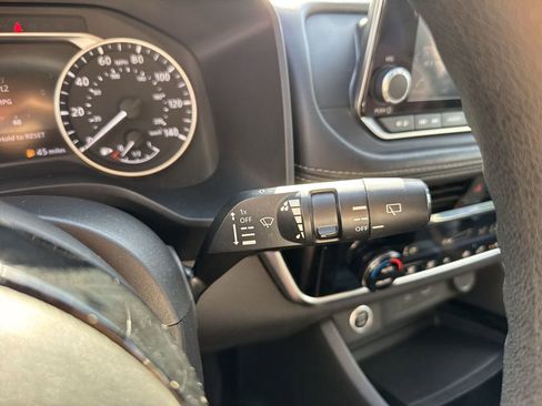 Used 2023 Nissan Rogue SV image 56