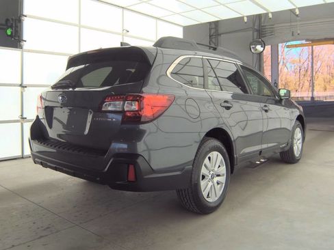 Used 2019 Subaru Outback 2.5i Premium AWD/4WD image 2
