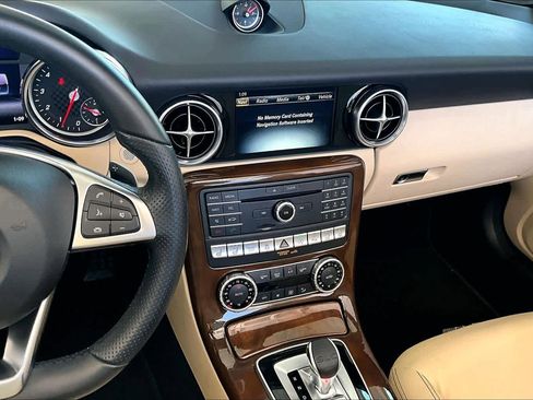Used 2019 Mercedes-Benz SLC 300 image 7