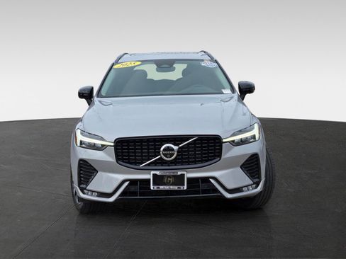 Used 2025 Volvo XC60 B5 Plus image 2