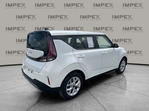 Used 2024 Kia Soul LX w/ Option Group 015 image 5