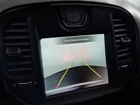 Used 2023 Chrysler 300 S RWD image 11