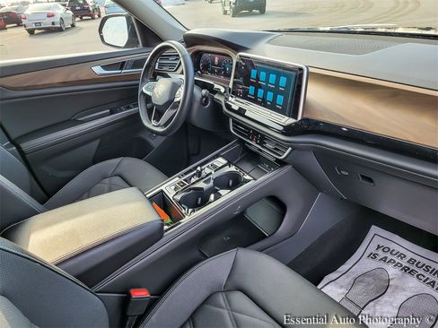 Used 2024 Volkswagen Atlas SE image 36