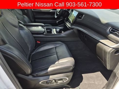 Used 2024 Jeep Wagoneer L Series II RWD image 11