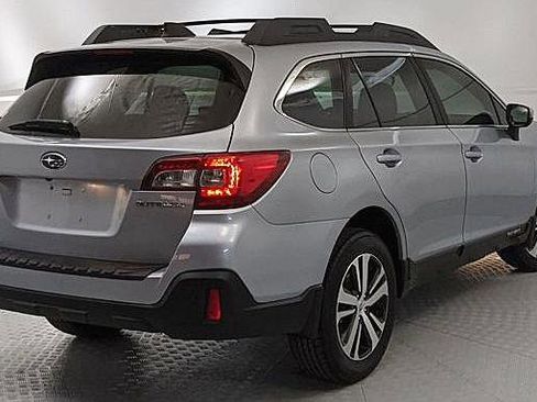 Used 2019 Subaru Outback 2.5i Limited w/ Popular Package #2 AWD/4WD image 3