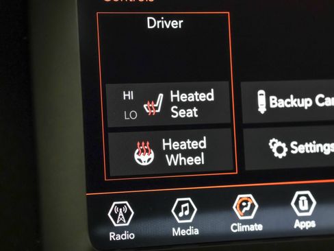 Used 2019 Jeep Cherokee Latitude Plus w/ Cold Weather Group AWD/4WD image 31
