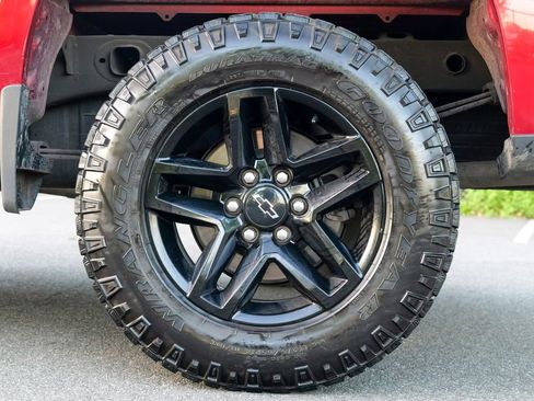 Used 2021 Chevrolet Silverado 1500 Custom Trail Boss AWD/4WD image 16
