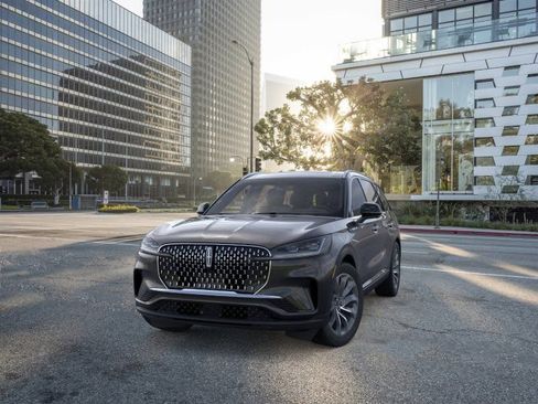 New 2026 Lincoln Aviator Reserve AWD/4WD image 2