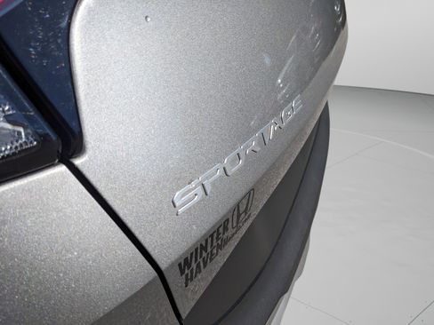 Used 2023 Kia Sportage LX image 40