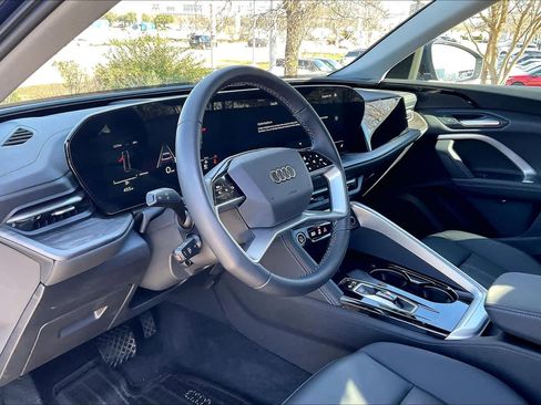 Certified 2025 Audi Q5 Premium w/ Convenience Package image 16