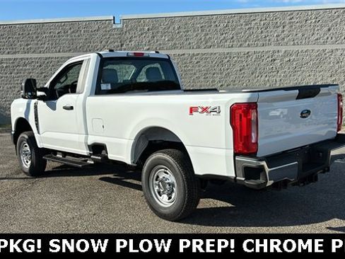 New 2026 Ford F250 XL w/ FX4 Off-Road Package image 4