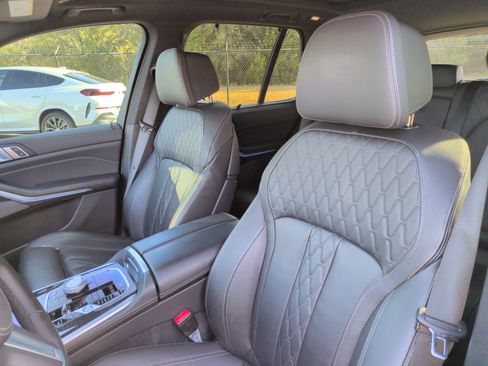 Used 2025 BMW X5 sDrive40i w/ Executive Package RWD image 25